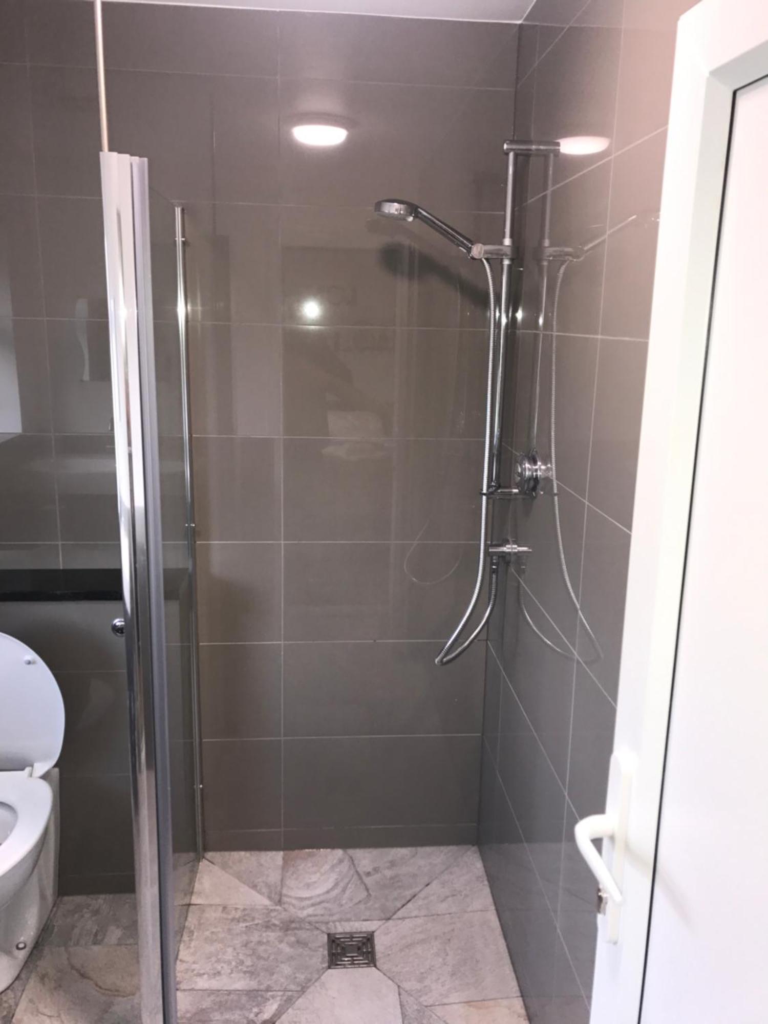 En-Suite Soft Water Air Conditioning Tv Neo Londres Extérieur photo